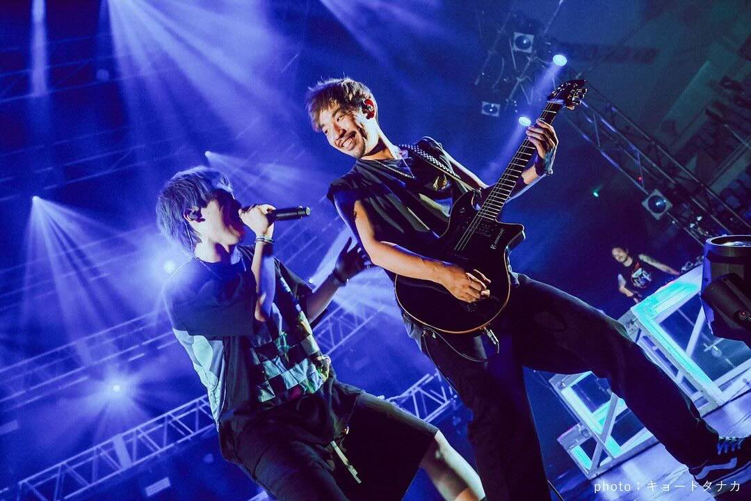 SPYAIRがライブ中のカッコ良すぎる姿を披露