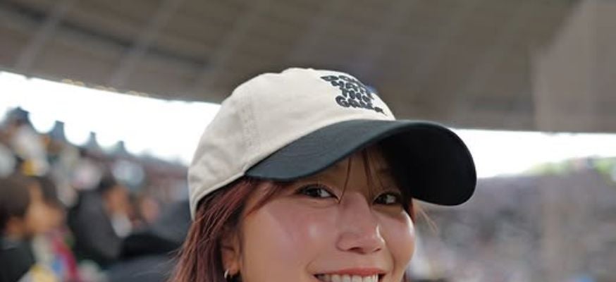 稲村亜美が野球観戦ショットを公開で