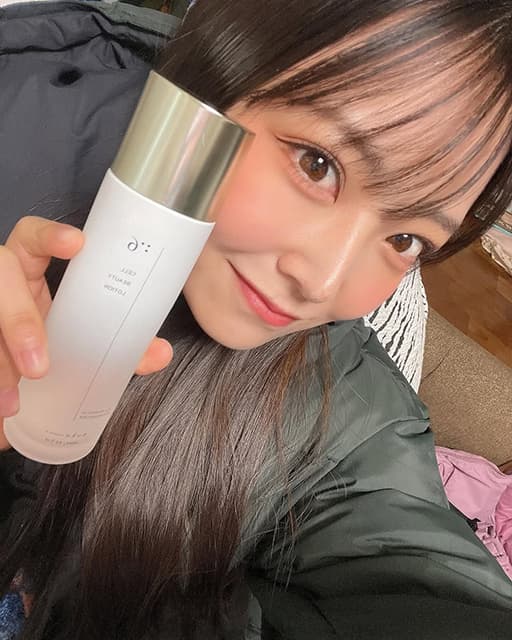 「気になる新しいコスメをゲット💗」元NMB48白間美瑠キュートすぎる笑顔で紹介！可愛すぎるとファン歓喜！