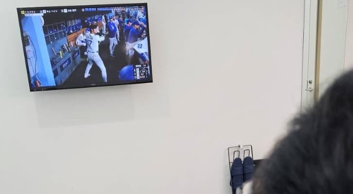 梅沢富美男、ミヤネ屋収録前にドジャース・大谷翔平の試合を観戦する様子を公開！