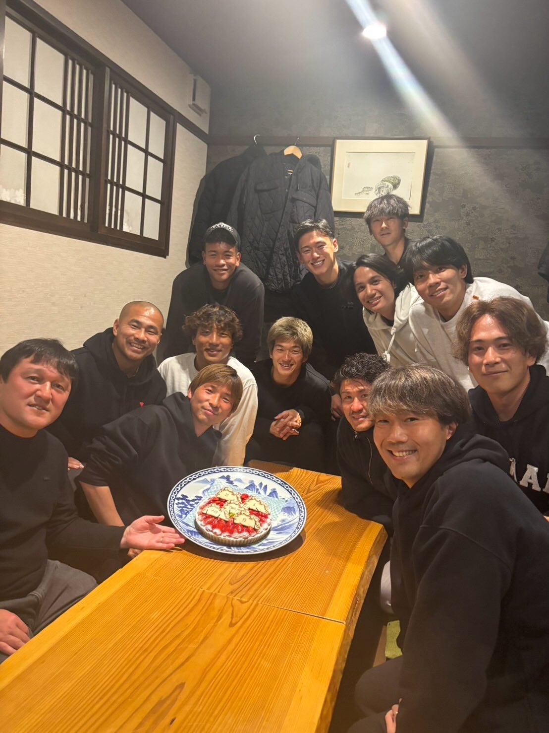 Ｊ１清水退団の乾貴士「秋葉監督を囲む会」楽しかった一日を報告