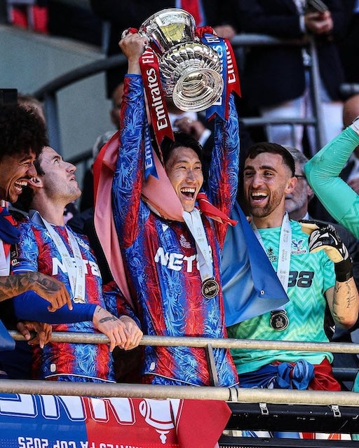 「キャリアで最も困難なシーズンだった でも...」鎌田大地がFAカップ初優勝に歓喜