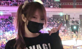 「WAR DOGSポーズが炸裂」鹿島沙希、両国大会のオフショットを公開