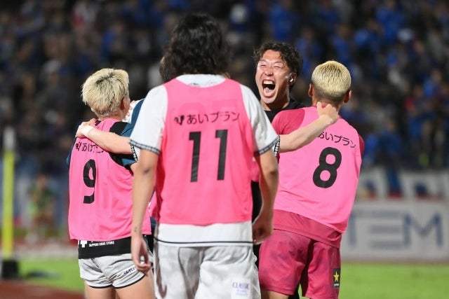 北海道コンサドーレ札幌、柴田慎吾監督が就任後初勝利。甲府撃破でチーム一丸の歓喜