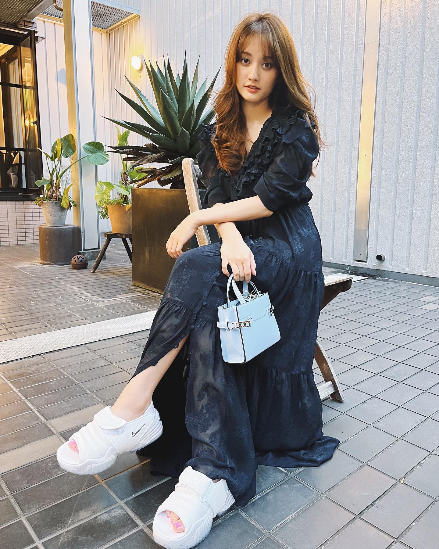 谷まりあ 美しすぎる髪が話題に😳⁉️るんるんな帰り道ショットを披露💖