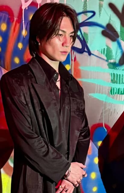 神妙な面持ち！Travis Japan・松田元太のオフショットにファン大歓喜！