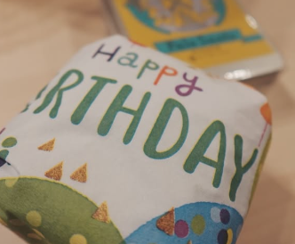 笹崎里菜が“家事が捗るプレゼント”を紹介！話題のボタンカフスも披露で「センス良すぎ」と話題に！