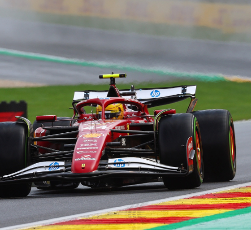 F1 ハミルトンが魅せた怒涛の追い上げ！“最強の44番”が雨のスパを支配！