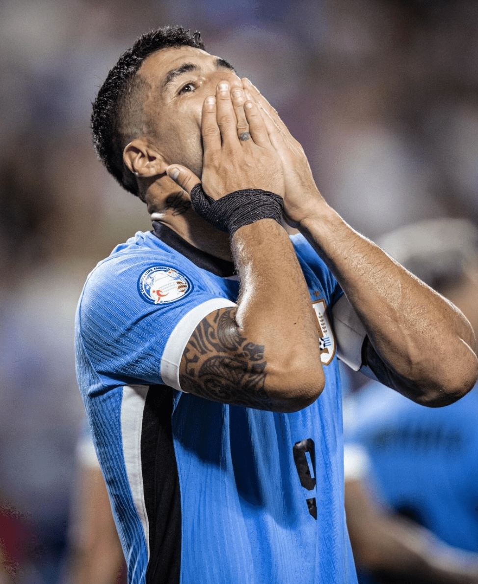 代表引退が囁かれているスアレスがウルグアイを救う劇的ゴール‼︎