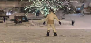 潮田玲子、ナイターでスノボに挑戦！「下手すぎて笑っちゃってください」