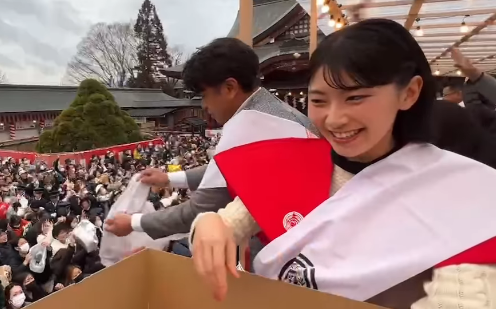 「さやっちの投げ方可愛い」話題のフリーアナ・檜山沙耶、豆まきに登場！”おさやスマイル”にファン夢中「素敵な福をいただきました」