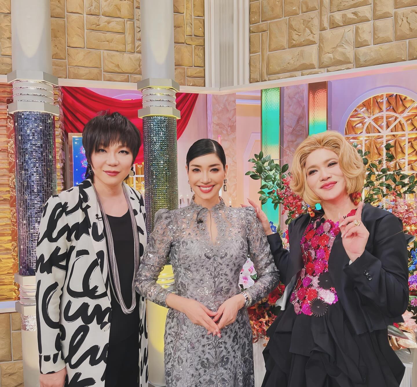 アンミカが昭和歌謡を愛する”あの２人”と３ショット公開！