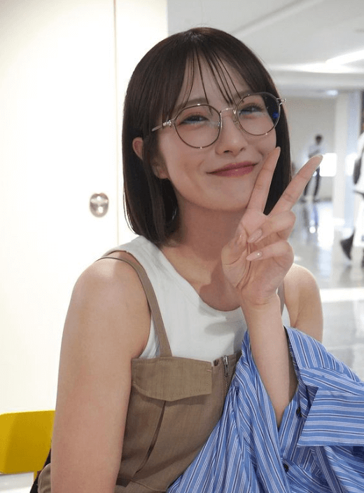 NMB48小嶋花梨が”おニューの◯◯”と綴り激カワ最新ショットを公開！ファン「え、やば、かわいいやばい」