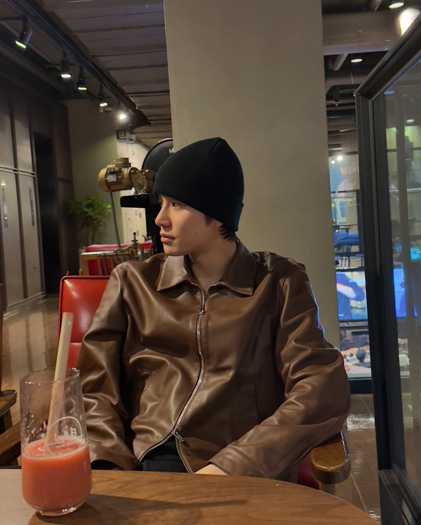 東京ドームでの追加公演も発表した大人気韓国アイドルの彼氏感溢れるオフショットが話題に