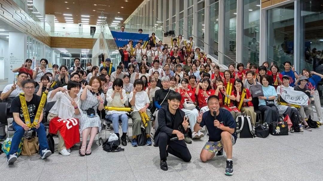 「バレーボール日本代表関田誠大選手がサプライズ登場」DJケチャップ(藤本芳則)、VNL日本vsブラジルのパブリックビューイングでも大盛り上がり!?