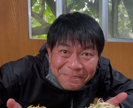 川崎憲次郎、沖縄そばを食べ比べ「前田食堂ときしもと食堂は鉄板！」