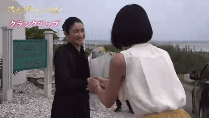 「出演者大集結」小雪、スカイキャッスルのクランクアップ映像を公開！ファン「今までより何倍も好きになりました」