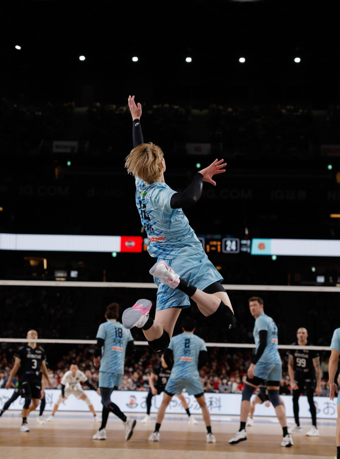 高橋藍、1.4万人の大歓声に感謝！サントリーがウルフドッグス名古屋との死闘制し怒涛の21連勝