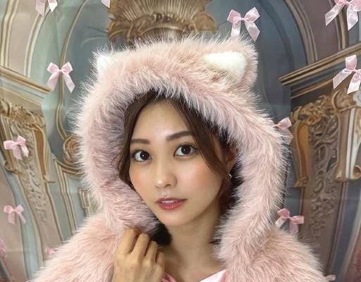どっちが好き？林ゆめ、可愛すぎるコスプレスタイルで究極の2択迫る⁉ファン悶絶ショットが話題