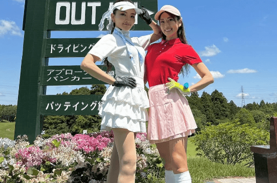 「2人ともめっちゃキレイ」美女トレーナー、ツインショット＆ムービーにファン熱視線
