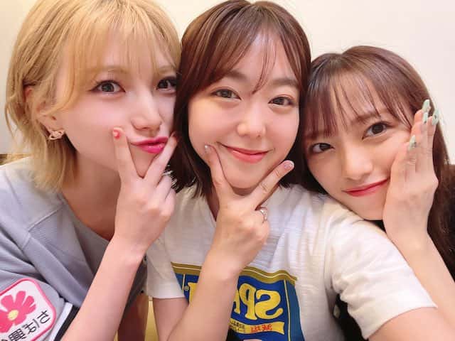 峯岸みなみが大好きな後輩とのスリーショット👀「尊いが詰まりすぎてる😭」