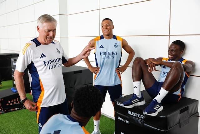 新加入のエムバペがトレーニング始動！