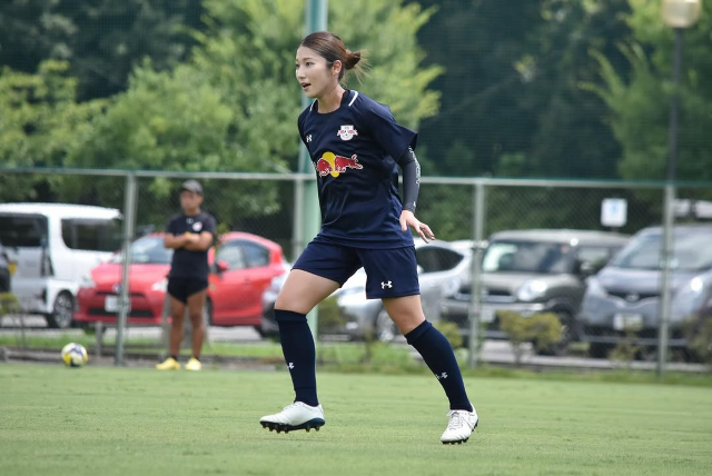 真剣な表情にキュン！RB大宮アルディージャWOMEN・仲田歩夢、公開練習ショットにファン歓喜！