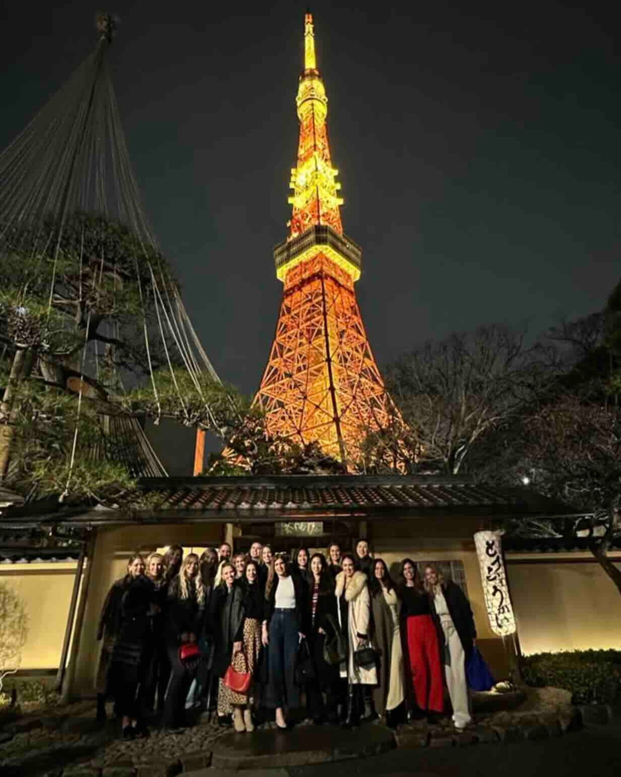 ドジャース婦人会、東京タワーの前でパシャリ 日本を堪能する様子に反響続々