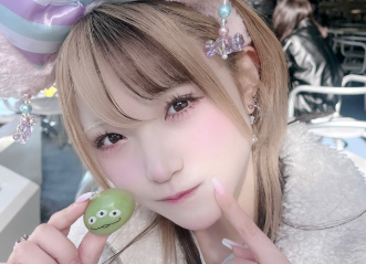 「もちもち感がたまらない！」清野桃々姫のオフショットにファン悶絶