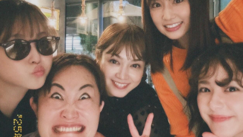 鈴木奈々が“豪華ママ友会”を満喫！平愛梨＆ゆうこりんらと9人の子供たちと賑やか交流