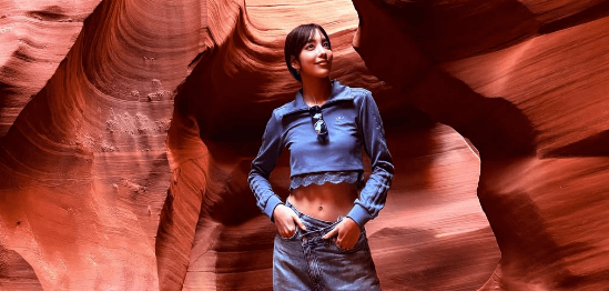 「神秘的で幻想的でめっちゃ綺麗！」美女ウォーキングティーチャー、感動の”アンテロープキャニオン”へ！「地球にこんな所があるなんて」