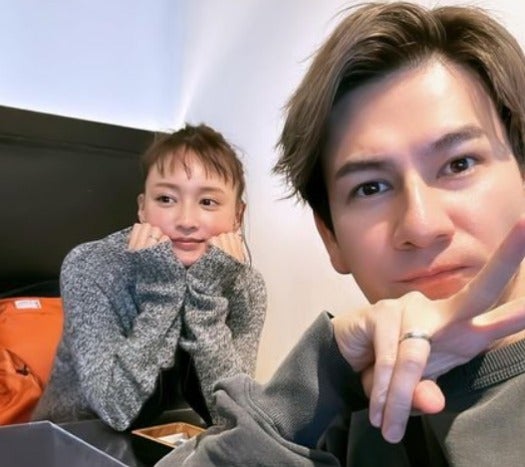 JOYが妻・わたなべ麻衣とのラブラブ夫婦2Sを公開💓「美男美女すぎる」