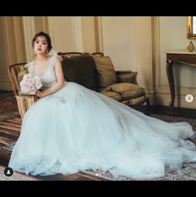 「ずっとかわいいと思っていたけど…」藤田ニコル、ウエディングドレス姿を披露し、ファンから反響続々！