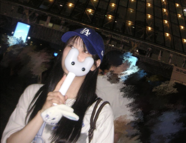 日向坂46のとあるメンバーがNewJeansのライブへ