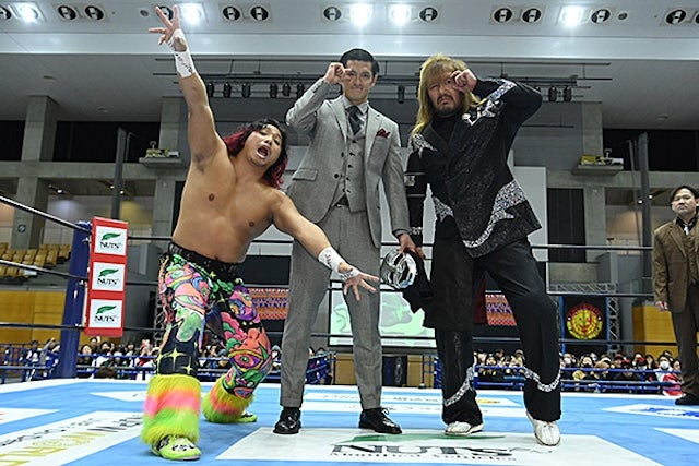 「これは貴重すぎる3ショット！」鹿島アントラーズの植田直通、〇〇としてプロレス会場にサプライズ登場！？