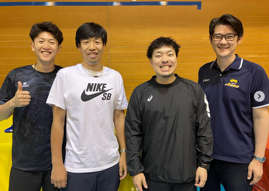 「OG中道さん」日体大集合ショットに米山裕太が笑顔で登場！