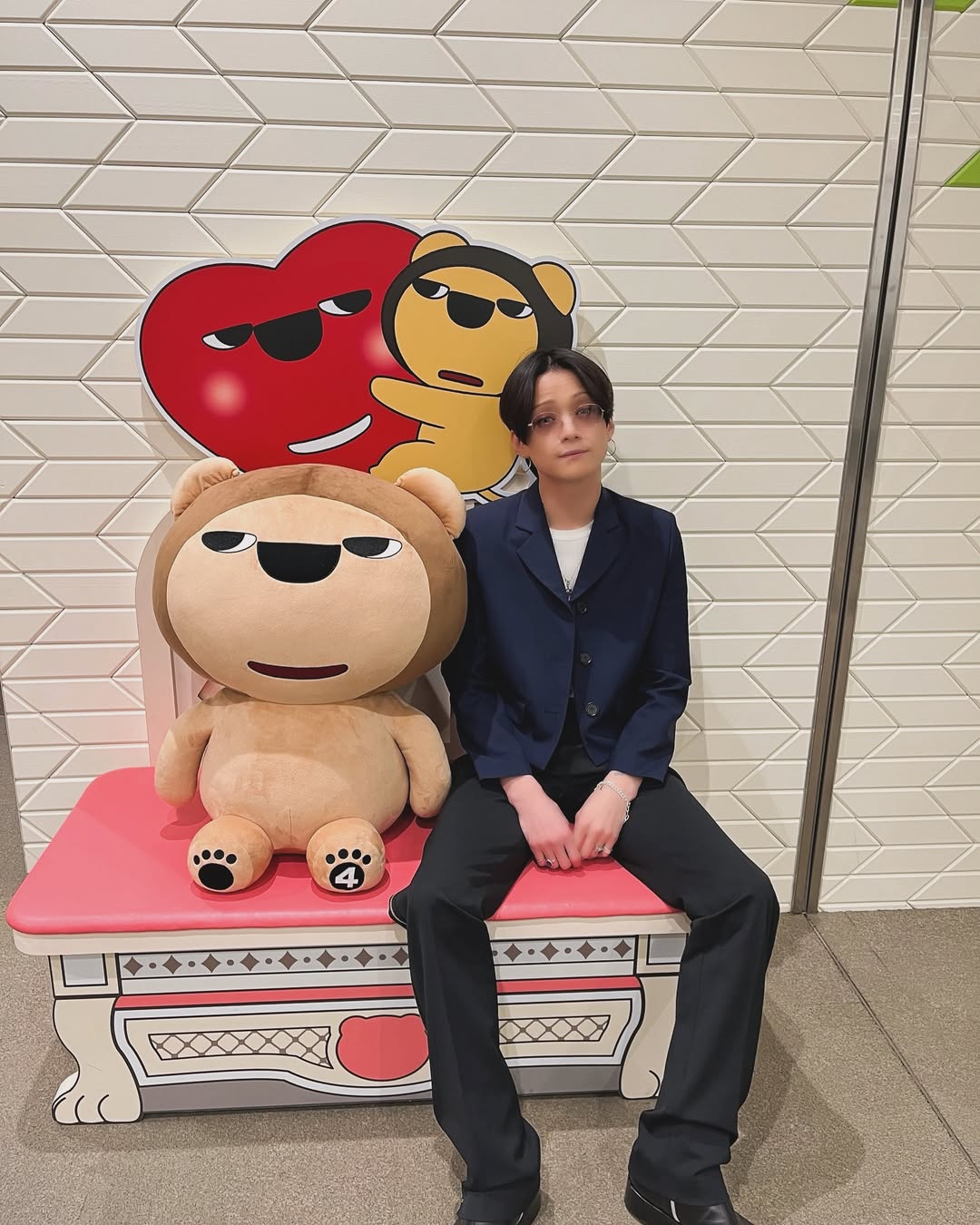 俳優・三浦涼介、らいよんチャンとのツーショットを披露！！