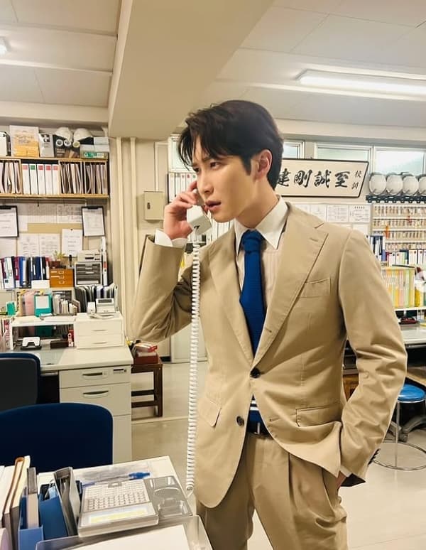 「これは何をしてる時の写真⁉」渡辺翔太が公開したイケメンすぎるショットにファン大興奮