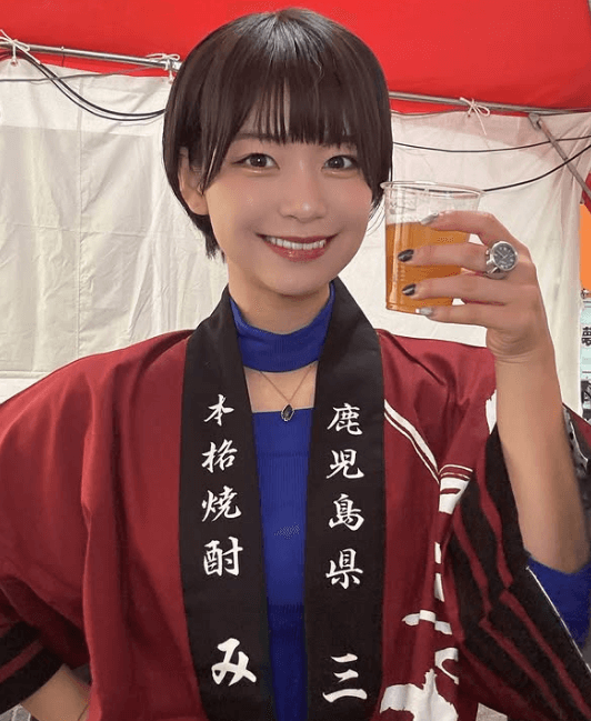 「はぁ～可愛いすぎる」あの人気道産子グラドルが”みしま村”の姫になり、ファン激惚れの潤いショットを公開！