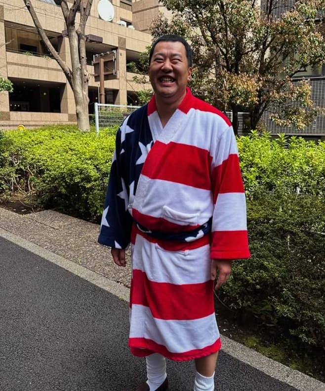 「バスローブ着て外出⁉︎」芸人〇〇の常識をくつがえす神スタイリングに笑いと称賛の嵐！