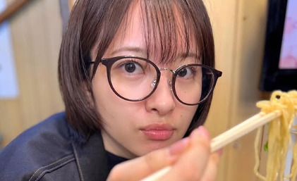 「完全オフ顔も可愛すぎ！」河出奈都美、ラーメン＆ビール投稿にファン沸騰