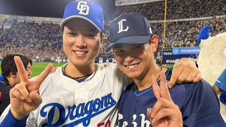 笑顔の裏に熱き絆…プロ野球スターが見せた“同級生ツーショット”が胸熱すぎた