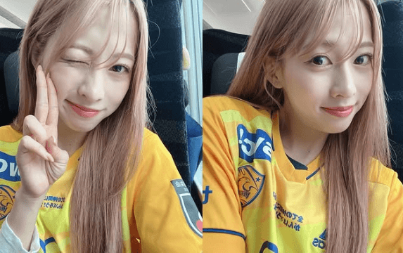 「可愛い、ドキン！」サッカー美女子、渾身の“ベガッ太ピース”披露にファン恋わずらい！「可愛可愛可愛！」