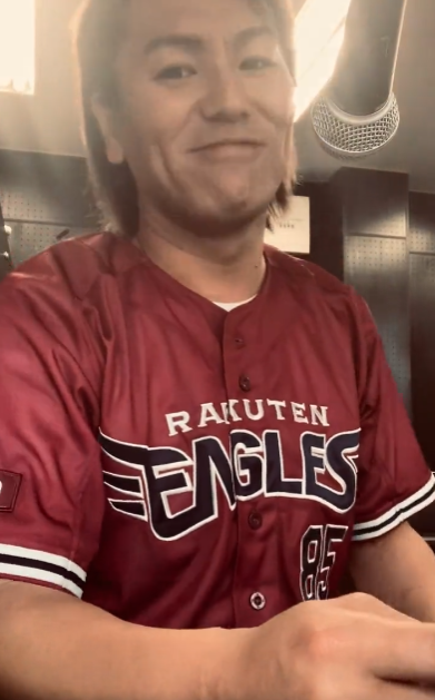 狩野英孝が場内アナウンスに挑戦！？「言い終わった後に照れ笑いしてるの可愛いなぁ😏」