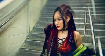 「最高のビジョン！」WWE・IYO SKY、圧倒的存在感！最新ショットにファン熱狂