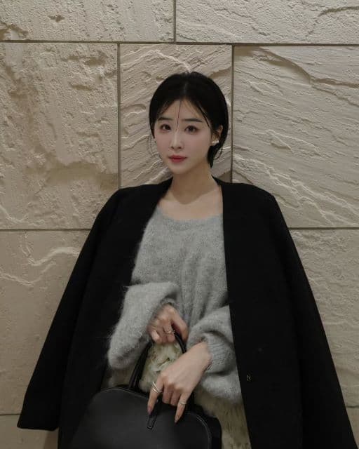 「これが伝説のあざと女子」バチェラー出演美女、冬の定番コーデで出かけるも思いのほか大変だった出来事とは…？！