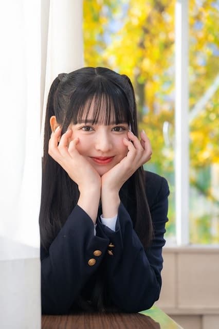 「可愛いがすぎる」FRUITS ZIPPER・鎮西寿々歌が公開した制服姿にファン悶絶！