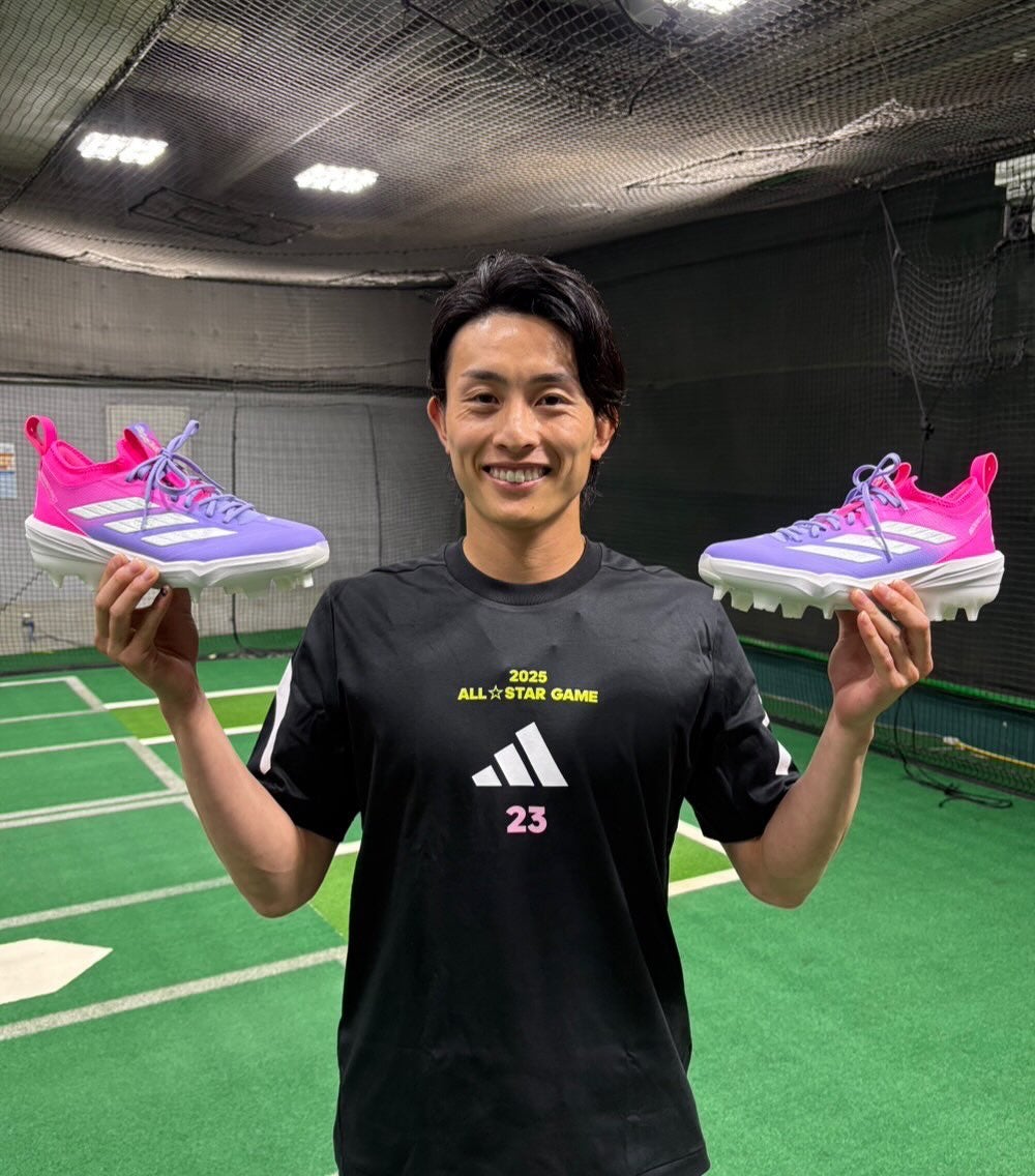 福岡ソフトバンクホークス・周東佑京がインパクト大のカラフルシューズを手にオールスター出場を報告！