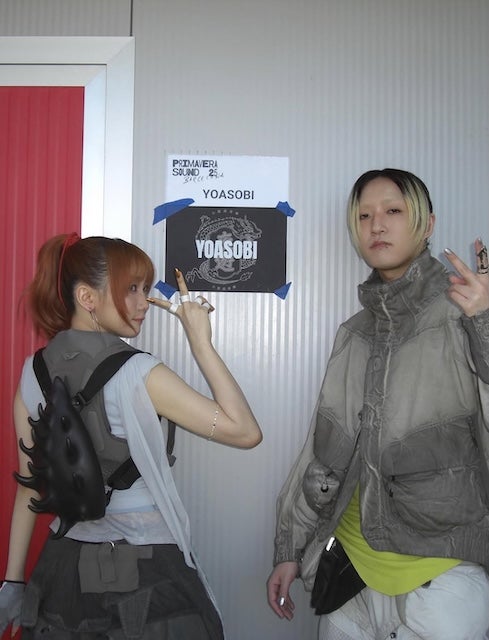 「クッパやね」幾田りらの“トゲトゲリュック”が話題に