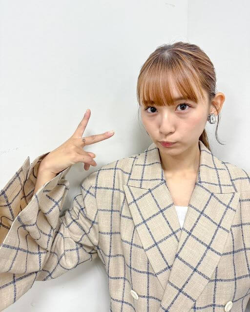 深夜ドラマ出演で人気急上昇中の美人女優が、かわいすぎる衣装を公開！
